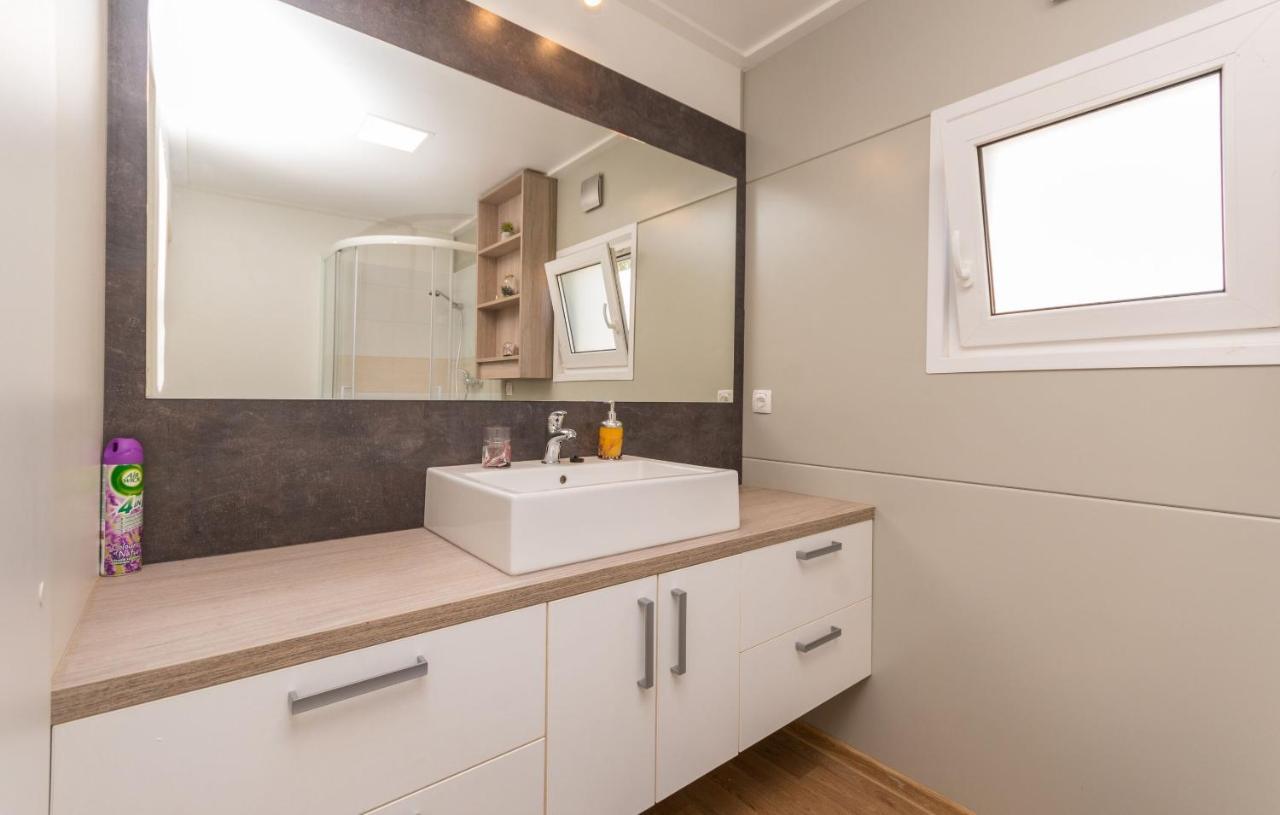 Mobile Home Rock Rose 1 Tkon Exterior photo