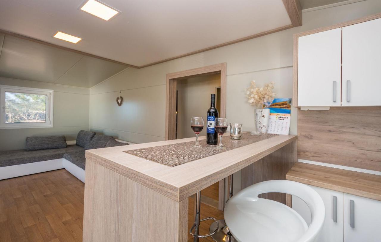Mobile Home Rock Rose 1 Tkon Exterior photo